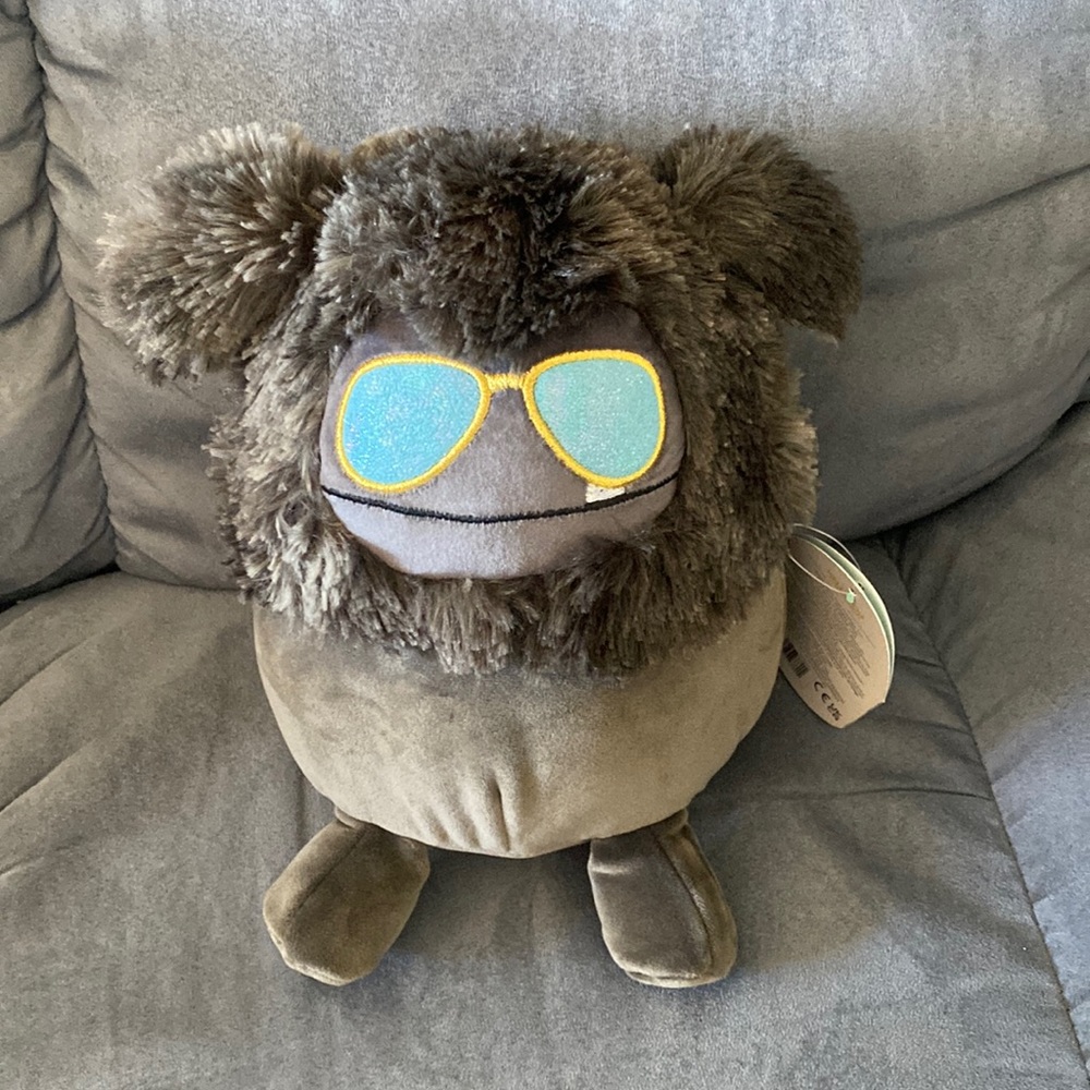 NWT SQUISHMALLOWS | 8” WALLIS the bigfoot yeti ULTRA RARE